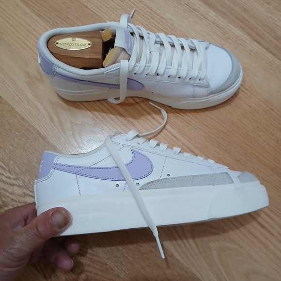 Nike Blazer Low 77 Platform/Streetwear Athletic Shoes Size 7.5 for Women - Picture 2 of 12